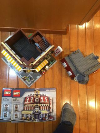 LEGO Café Corner - 10182,  PRE - ASSEMBLED,  RARE RETIRED SET 7