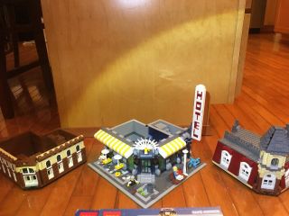 LEGO Café Corner - 10182,  PRE - ASSEMBLED,  RARE RETIRED SET 9