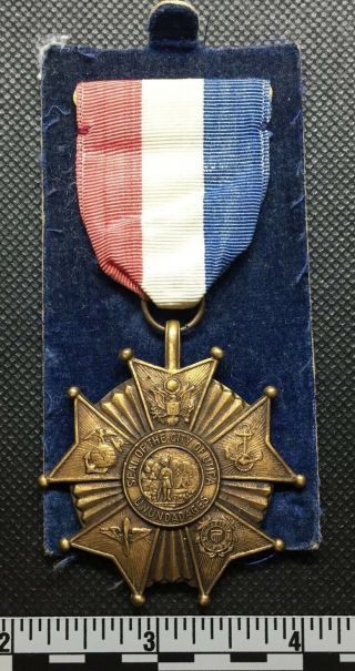 Vintage Us Military Army Medal Wwii Service City Of Utica York Issued 1946