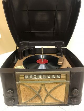 Admiral 1948 Vintage Turntable/ Record Player And Standard Broadcast Radio.