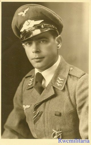 Port.  Photo: Pic Luftwaffe Obergefreiter W/ Flak Badge & Combat Ribbon