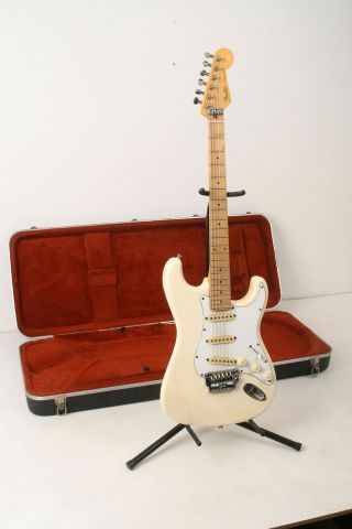 Vtg 1984 - 1987 Fender Stratocaster White Body W Hard Case Serial E606687 - Japan