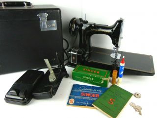 Gorgeous Vintage 1957 Singer 221 Featherweight Sewing Machine W/case Accessories