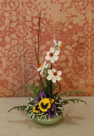 Sandra Henry Wall Floral Arrangement Artisan Dollhouse Miniature (shw - 903)