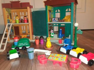 Vtg Fisher Price Little People Play Family Sesame Street complete,  extra 938 2