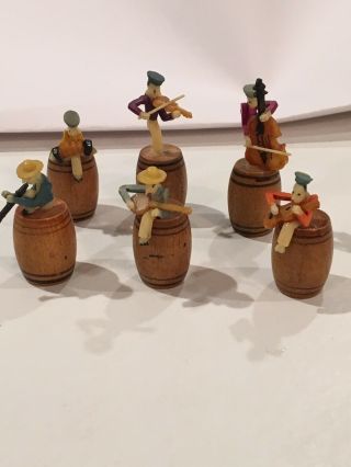 Vintage Rag Time Band Miniature Celluloid Musicians On Wooden Barrels (6)