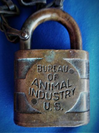 vintage antique collectible U S BUREAU OF ANIMAL INDUSTRY padlock lock w key 3