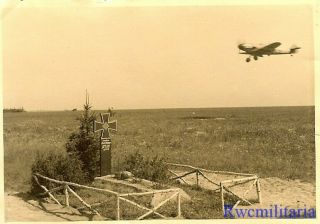 Best Luftwaffe Me - 109 Fighter Plane Overflys Grave Of Kia German Pilot