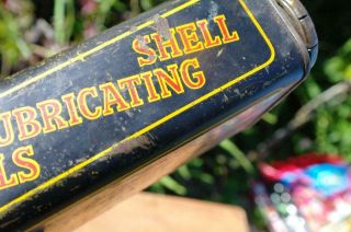 Vintage 1930 ' s SHELL MEX Half Gallon Lubricating Oil Tin Can With Snap Cap RARE 12