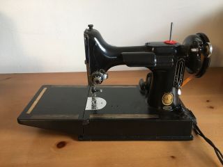Vintage Singer Featherweight Sewing Machine Black 221 Al556108