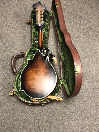 Washburn M118SWK Vintage F - Style Mandolin with Case,  Distressed Matte Finish 6