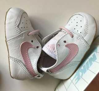Vintage Nos 1986 Nike Baby Girl Shoes White & Pink W/ Socks & Metal Box
