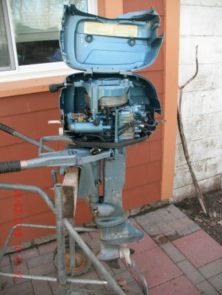 VINTAGE CLASSIC ANTIQUE OUTBOARD 1956 EVINRUDE 5.  5 HP FISHERMAN TUNED FRESHWATER 6