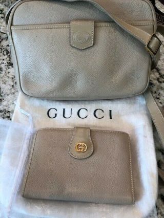 Vintage Gucci Leather Camera Bag W/matching Wallet Pre - Owned In Very Good Cond