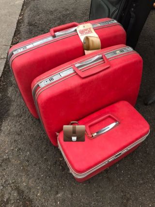 Samsonite 3 Pc.  Suitcase and Train Case Set Vintage 2