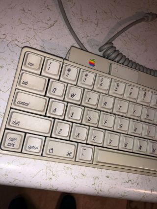 Vintage Apple Bus Keyboard 658 - 4081 And Mouse G5431 And Apple 3.  5 Drive A9M0106 8