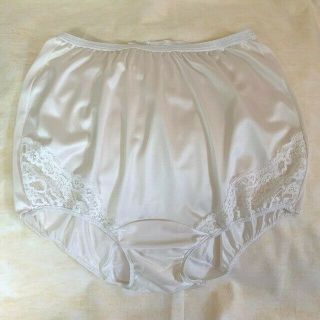 Vintage 1960s White Antron Nylon Panties W/lace Trim/pillowtab/dbl Nylon Gusset