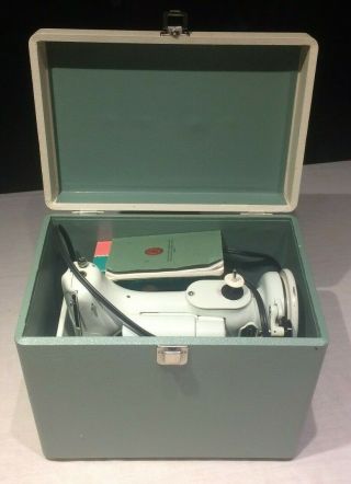 Vintage Singer White 221K Featherweight Sewing Machine & Green Case 2