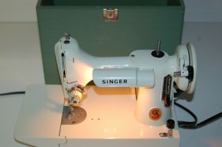 Vintage 1964 SINGER 221K White Featherweight Sewing Machine with Case,  Book,  Key 3