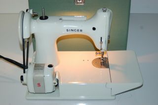 Vintage 1964 SINGER 221K White Featherweight Sewing Machine with Case,  Book,  Key 7