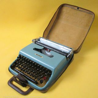 1955 Olivetti Lettera 22 Vintage Typewriter - Serviced,  Ribbon 10