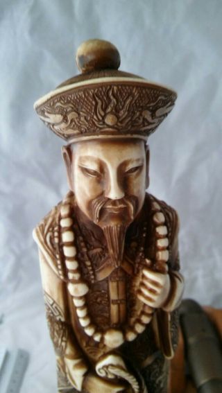 Vintage Statue Of Mock Ivory Male Oriental Chinese Resin Figure With Sword 2