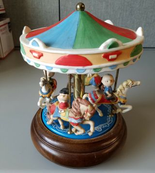 Vintage Willitts Peanuts Snoopy Charlie Brown Musical Merry Go Round