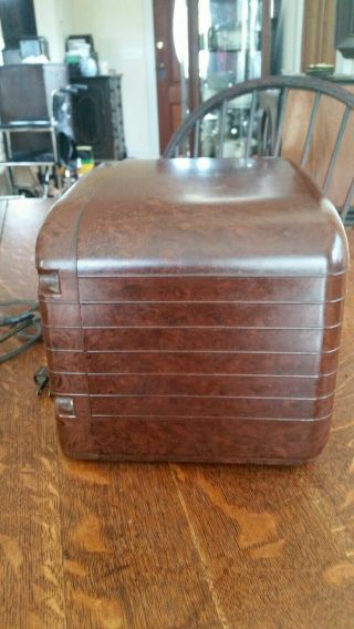 Vintage General Electric GE Model H - 620 Tube Radio Looks Great Early Pushbutton 5