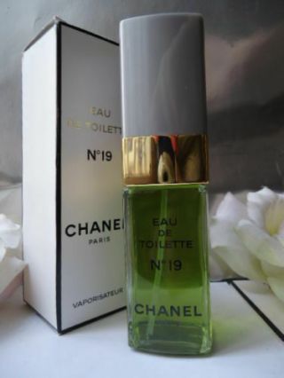 Iv.  Luxury Chanel Gift Wrap No19 100ml Edt Vintage 1980 - 90s Fabulous