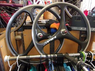 Vintage Spin Tri Spoke Carbon 26 " Clincher 8 - 9 Speed Wheel Set