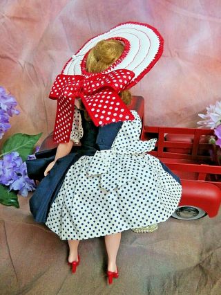 VINTAGE 1950s Madame Alexander CISSETTE DOLL tagged NAVY polka dot DRESS purse 5