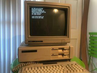 Tandy 1000sx 1000 Sx Computer Pc With Keyboard Vintage 5.  25,
