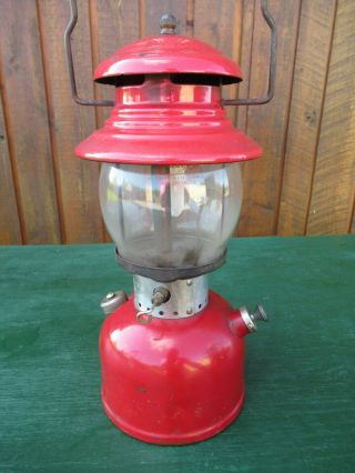 Vintage Coleman Lantern RED Model 200 Made in Canada Dated 6 61 1961 7