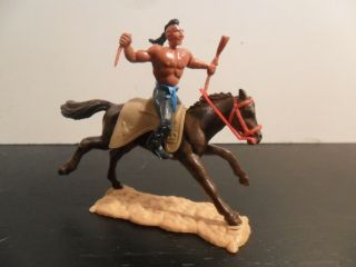 Timpo Toys Great Britain Indians - mounted on horse 1970 ' s Wild West 2