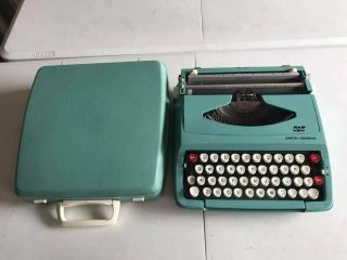 Vintage Smith Corona Corsair Portable Typewriter - Blue