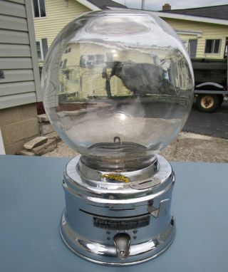 Vintage Ford Gum & Machine Co.  Inc.  1 Cent Glass Gumball Machine