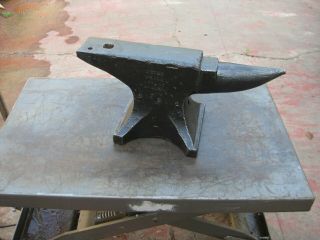 Vintage 86 Lb.  Peter Wright anvil,  crisp stamp. 2