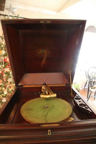 VINTAGE Victrola Victor Talking Machine Company 1906,  2 tubs of Records 2