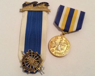 Vintage Ex Chapter Regent Daughters Of The American Revolution Sar Pin Medal