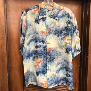 Vintage 1950’s Asian Japanese Pattern Loop Collar Crepe Hawaiian Shirt - Ml