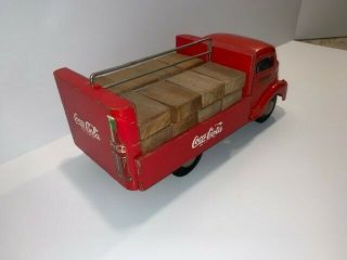 VTG.  1950 ' S SMITH - MILLER COCA COLA DELIVERY TRUCK W/ POP CASES all 5