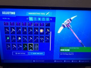 Rare fortnite account,  black knight,  Rare Mako glider,  all battlepasses,  STW 7