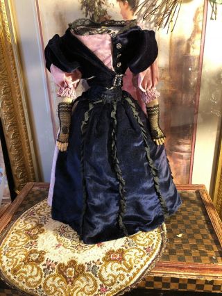 Fabulous Antique Cloth & Leather Doll Body W/fab Velvet & Silk Fashion
