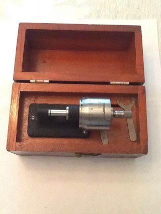 Vintage Brown & Sharpe No.  233 Bench Micrometer.  0001  "