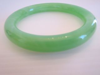 Chinese Peking Jade Color Glass Bangle Bracelet 10mmw 2.  25 " Int.  Diameter