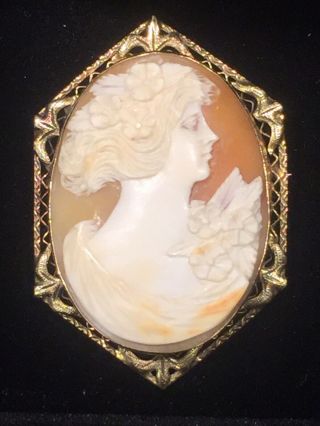 Antique 14k Gold Large Shell Cameo Pin Brooch,  Beautifully Detailed Pristine