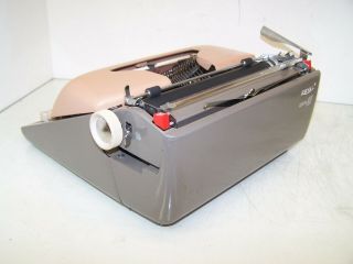 Antique 1960 Pink Royal Quiet DeLuxe Futura 800 Model Vintage Typewriter 8