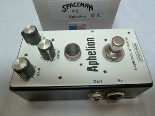RARE Spaceman Aphelion Overdrive Pedal Black White Top 5 of 20 3