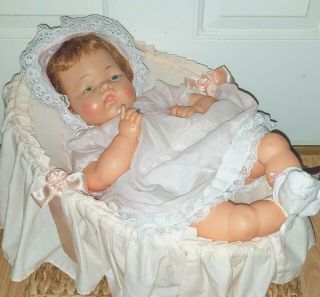 20 " Vintage Thumbelina With Bassinet Ott - 19 Extra Outfit And Bottle