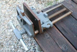 Vintage Columbian 7 " Jaw Quick Release Woodworking Under Bench Vise No.  V - 7rd